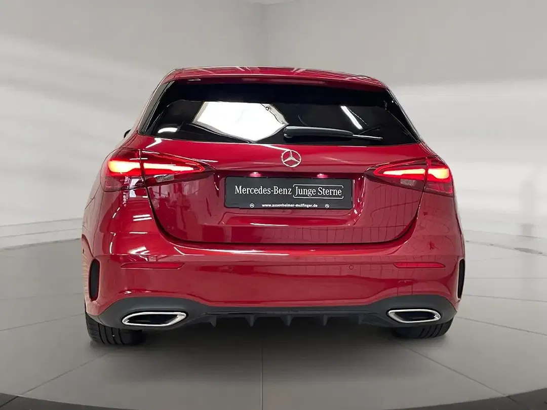 Mercedes-Benz A 220 AMG MBUX Burmester Night - Thumbnail 4