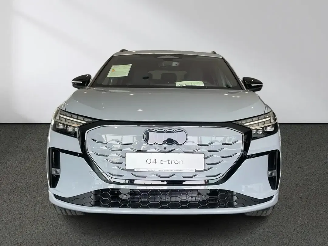 Audi Q4 e-tron quattro - Thumbnail 3