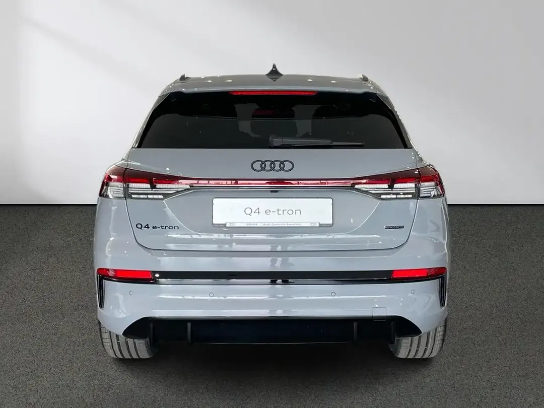 Audi Q4 e-tron quattro - Thumbnail 4
