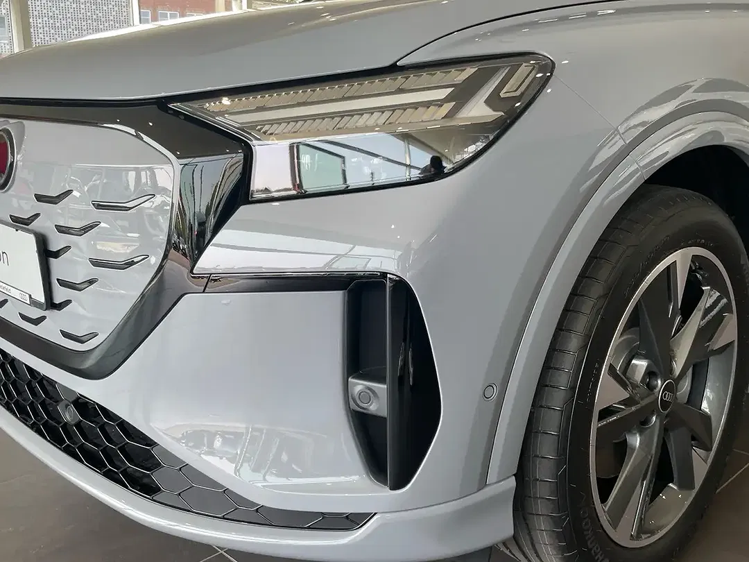 Audi Q4 e-tron quattro - Thumbnail 5