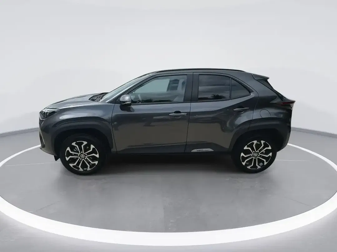 Toyota Yaris Cross Hybrid 4x4 - Thumbnail 5