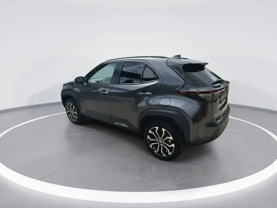 Toyota Yaris Cross Hybrid 4x4 - Thumbnail 6