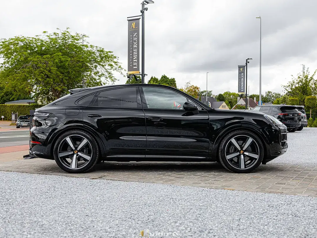 Porsche Cayenne E-Hybrid Sport Design Coupe - Thumbnail 6