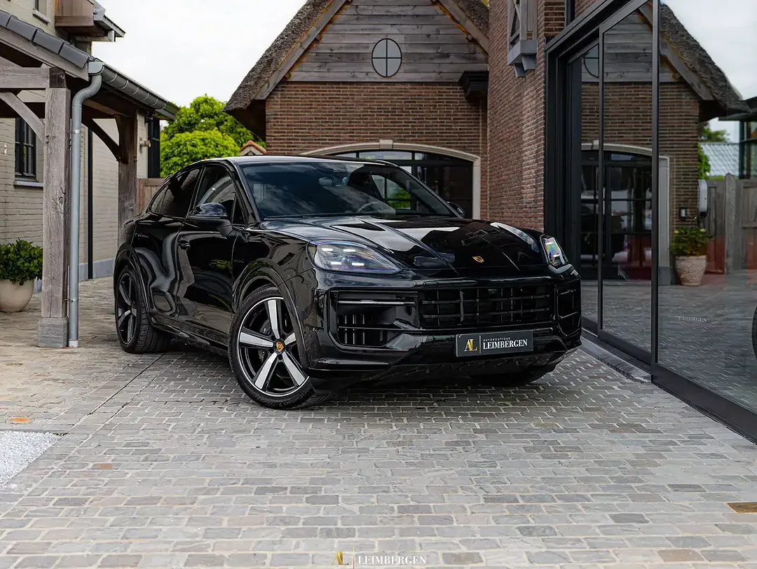 Porsche Cayenne E-Hybrid Sport Design Coupe - Thumbnail 8