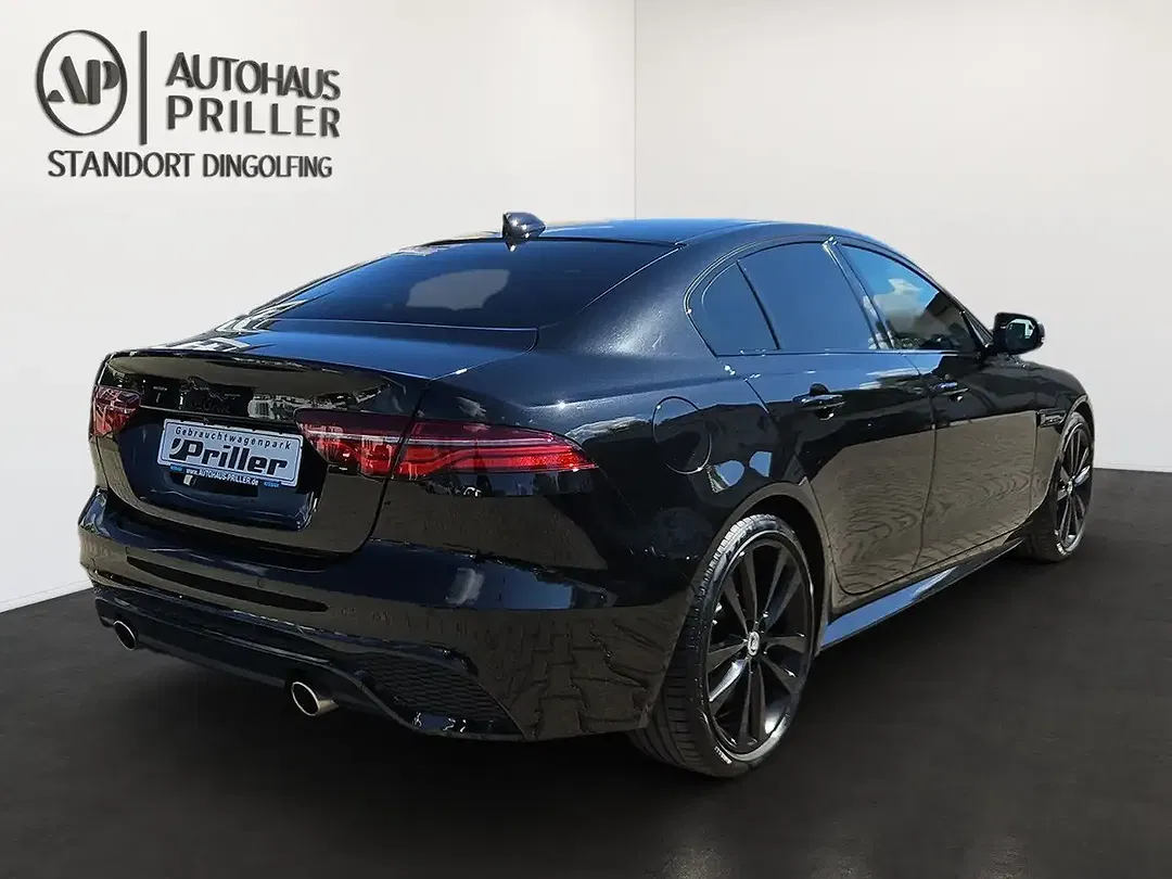 Jaguar XE P250 R-Dynamic SE - Thumbnail 3