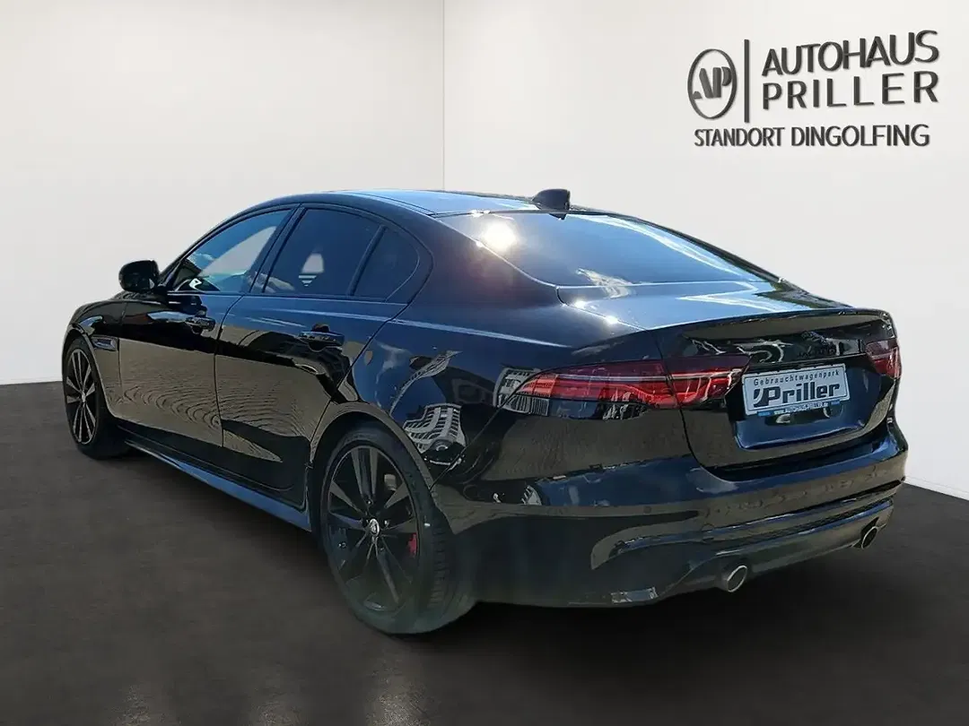 Jaguar XE P250 R-Dynamic SE - Thumbnail 4
