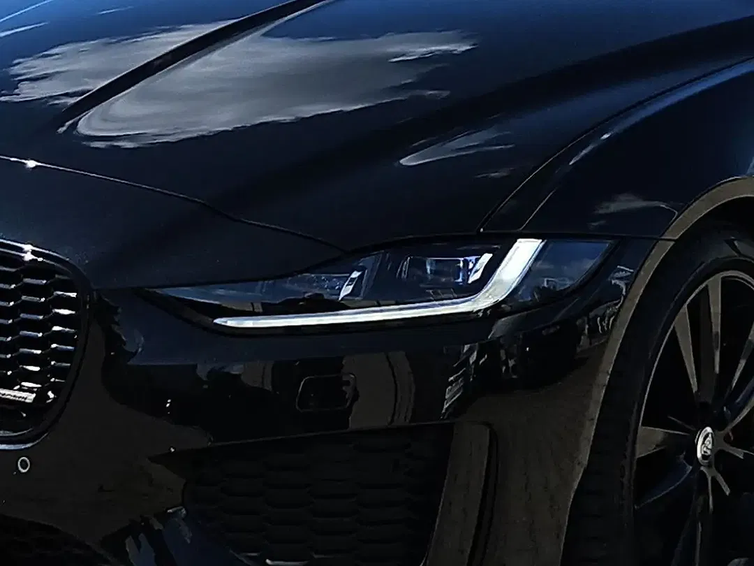 Jaguar XE P250 R-Dynamic SE - Thumbnail 5