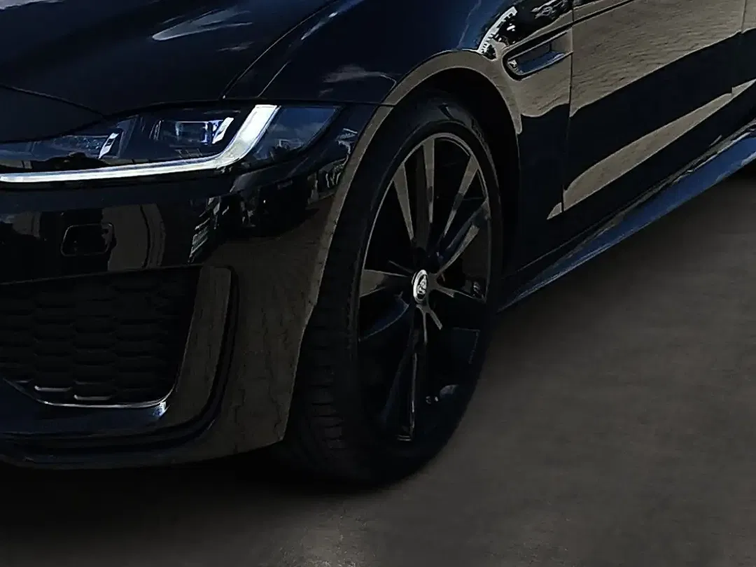 Jaguar XE P250 R-Dynamic SE - Thumbnail 6