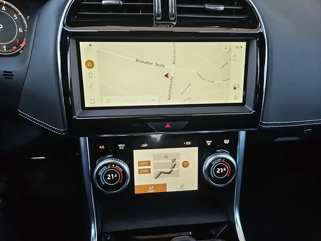 Jaguar XE P250 R-Dynamic SE - Thumbnail 9