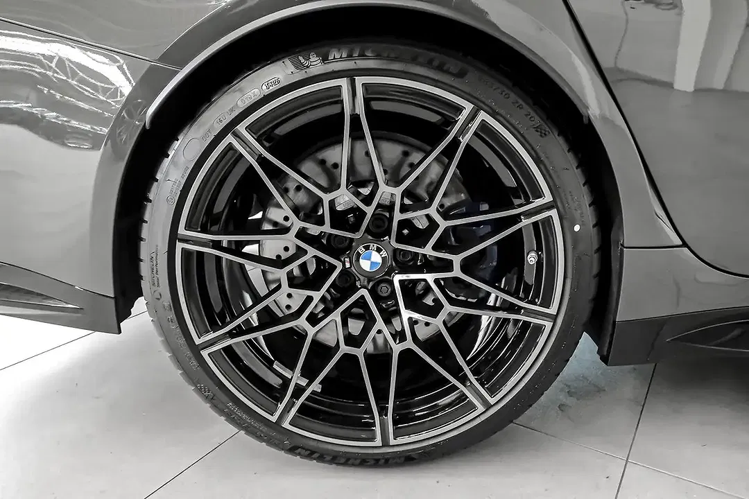 BMW M3 xDrive Competition - Thumbnail 8