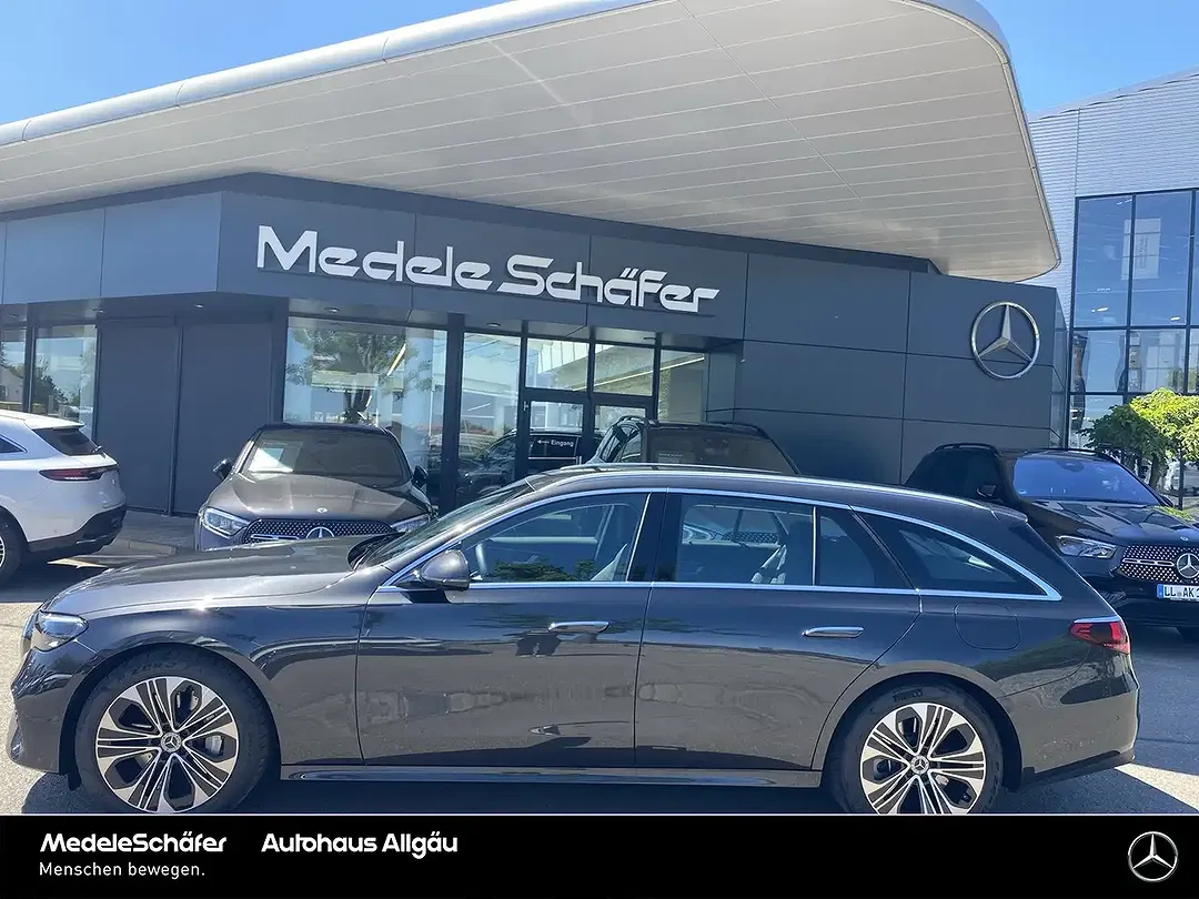 Mercedes-Benz E 300 AIRMATIC Avantgarde - foto 2