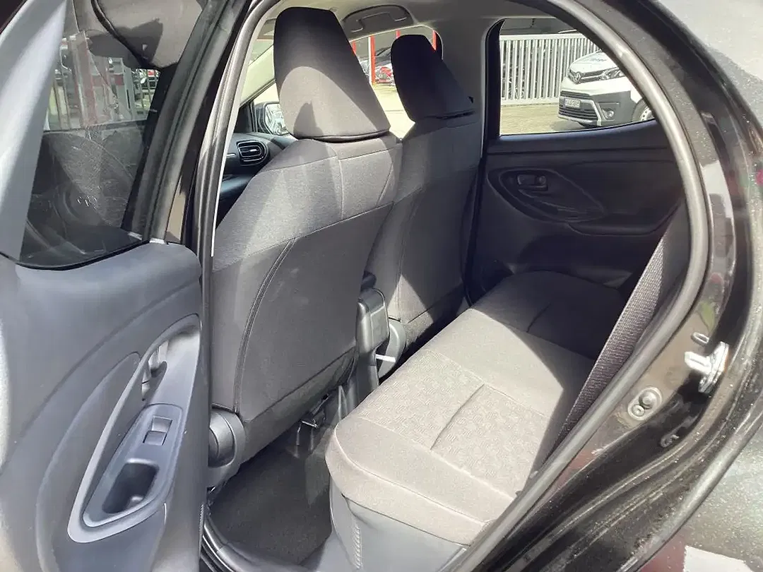 Toyota Yaris 1.5 VVT-i Hybrid - Thumbnail 13