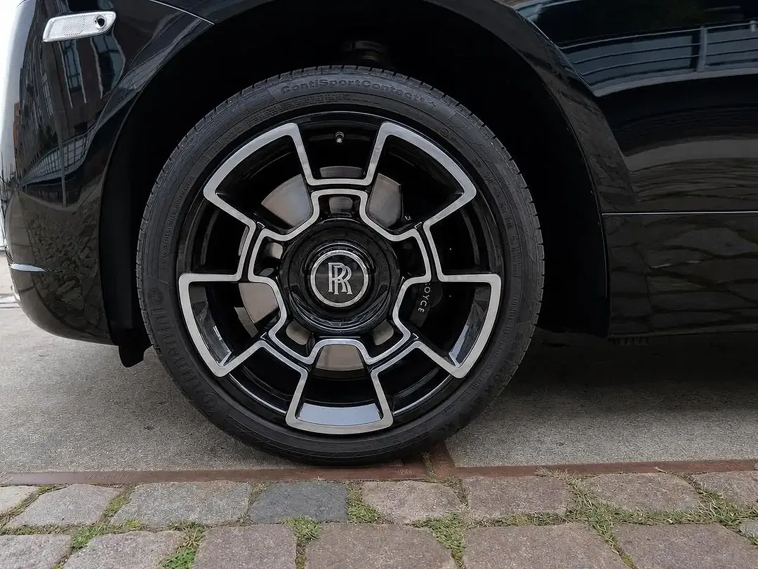 Rolls-Royce Wraith Black Badge - Thumbnail 12