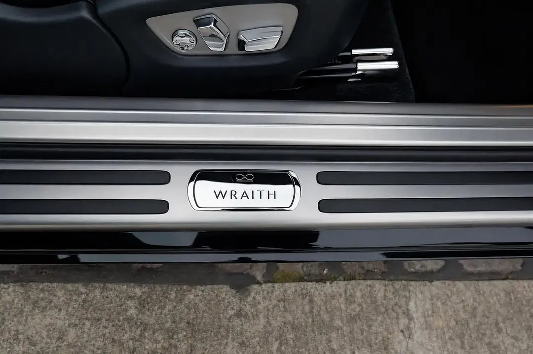 Rolls-Royce Wraith Black Badge - Thumbnail 14
