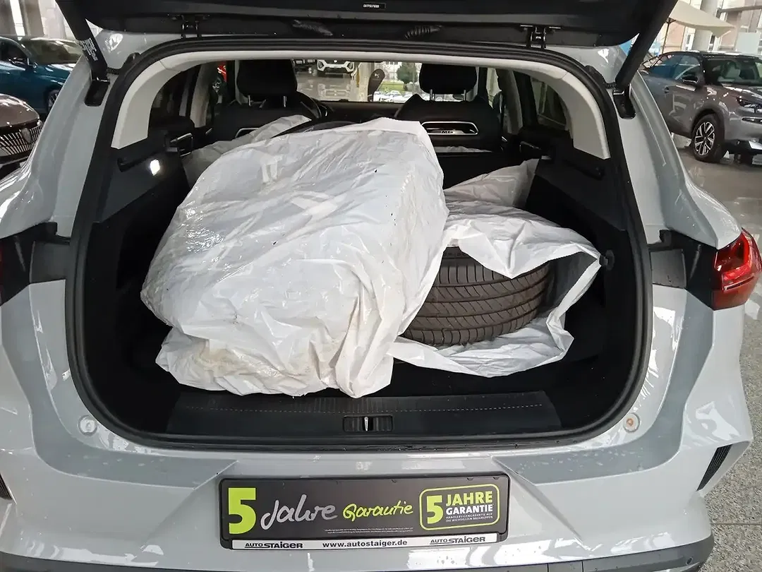 MG Marvel R EV Luxury - Thumbnail 13