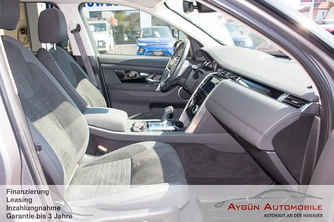 Land Rover Discovery Sport P300e S - Thumbnail 12