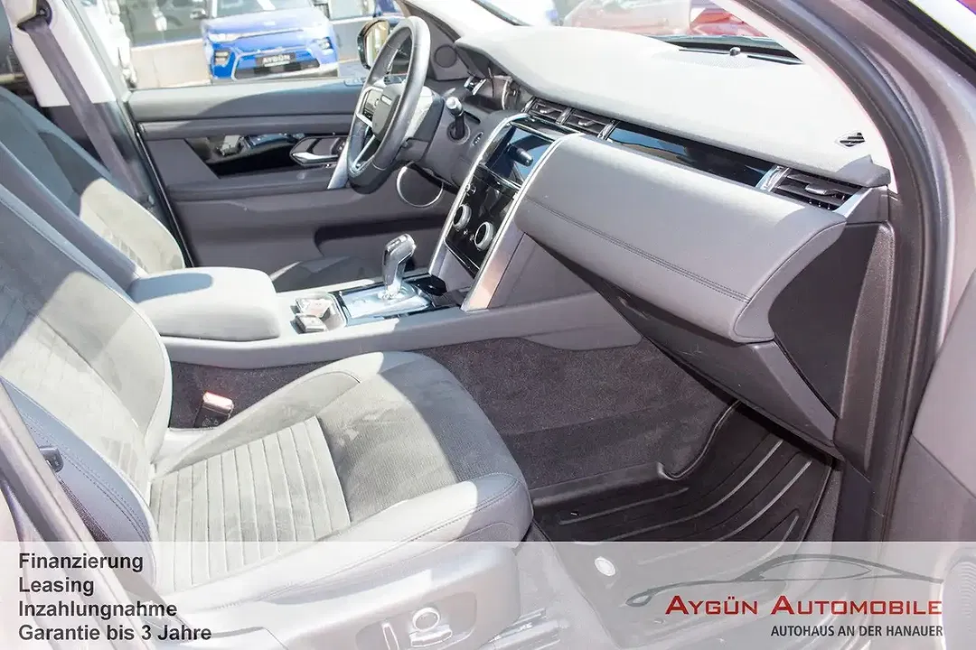 Land Rover Discovery Sport P300e S - Thumbnail 13