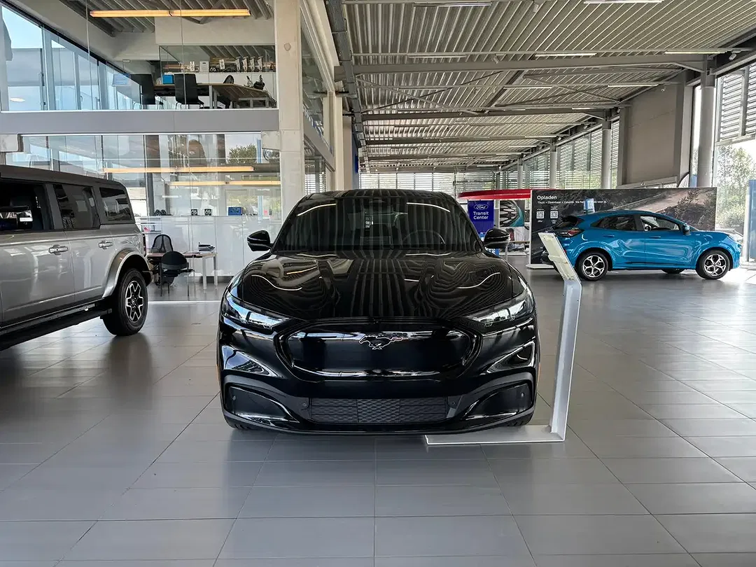 Ford Mustang Mach-E Premium - foto 2