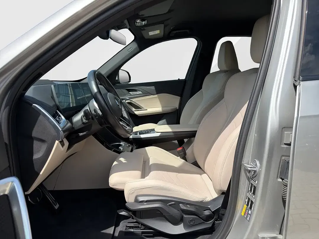 BMW iX xDrive M - Thumbnail 6