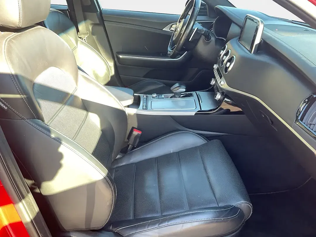 Kia Stinger 3.3 V6 T-GDI GT - Thumbnail 13