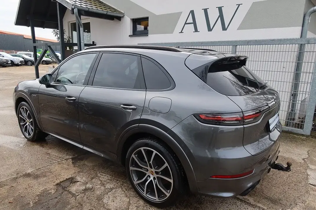 Porsche Cayenne E-Hybrid - Thumbnail 6