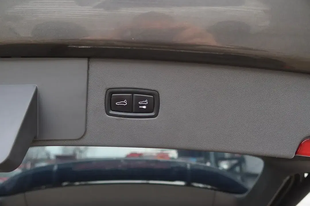 Porsche Cayenne E-Hybrid - Thumbnail 8