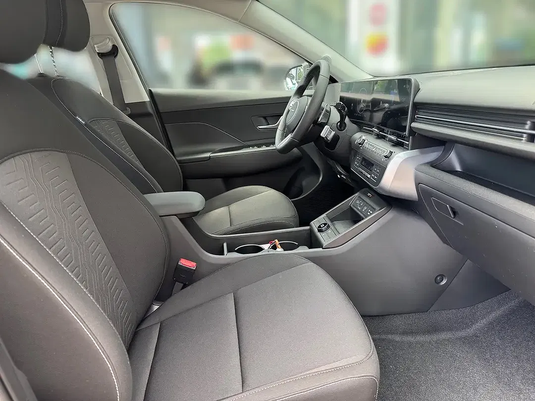 Hyundai KONA Select - Thumbnail 9
