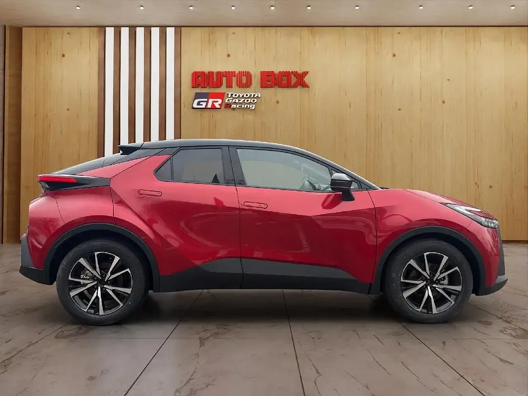 Toyota C-HR Hybrid Teamplayer - Thumbnail 4