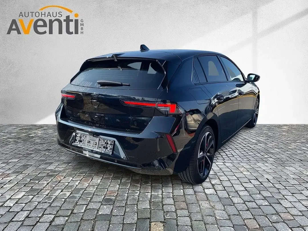 Opel Astra GS - Thumbnail 2