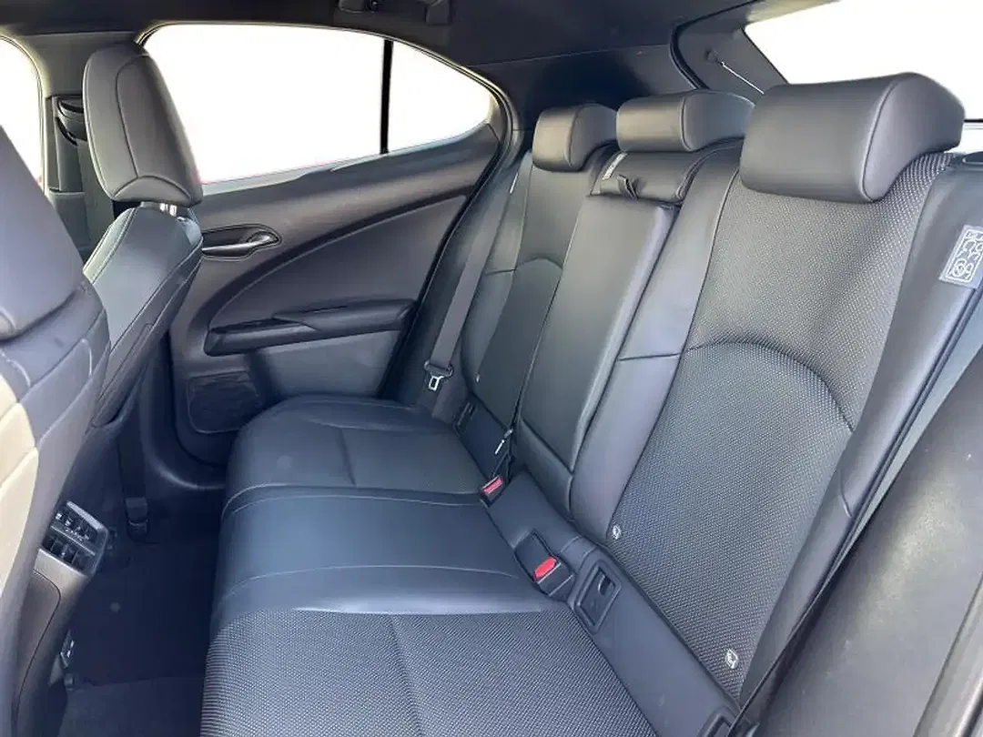 Lexus UX 250h Executive Line - Thumbnail 10