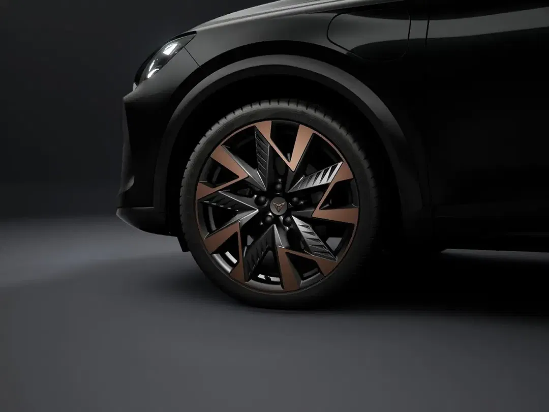 CUPRA Formentor PHEV DSG - Thumbnail 4