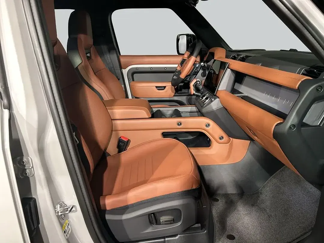 Land Rover Defender P635 OCTA 110 - Thumbnail 3