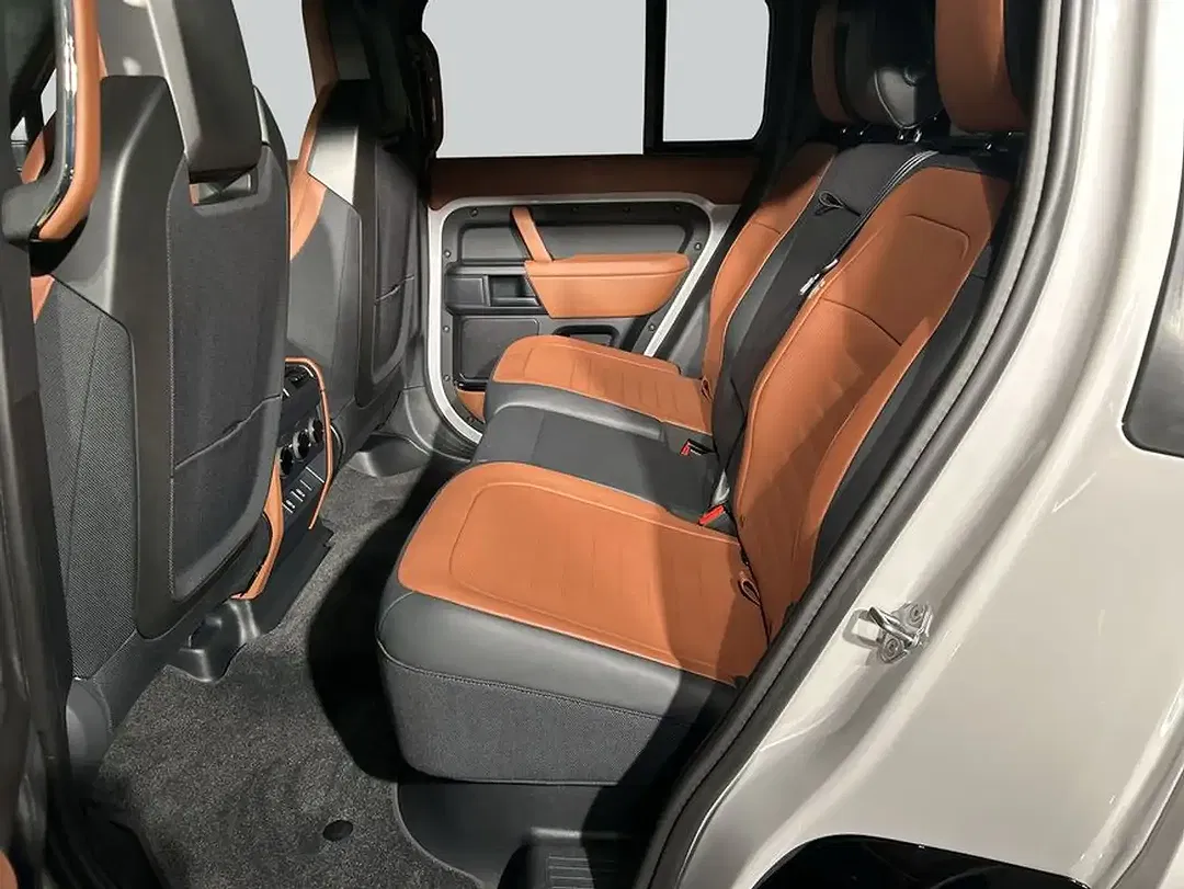 Land Rover Defender P635 OCTA 110 - Thumbnail 5