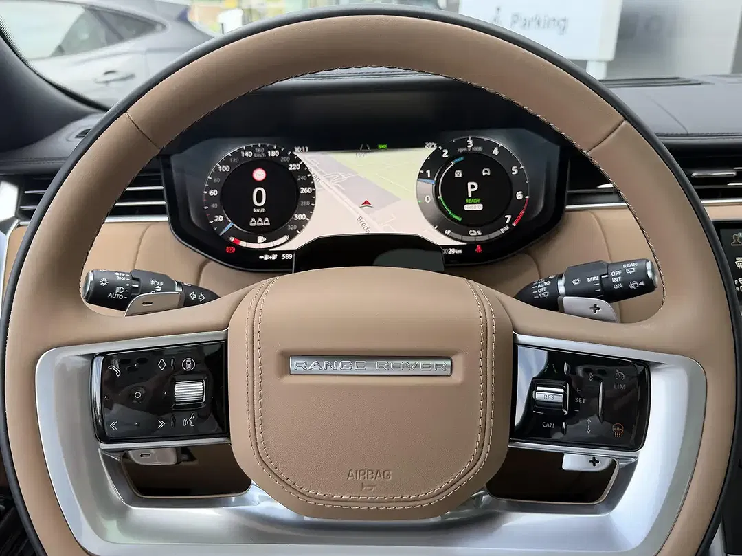 Land Rover Range Rover P550e Autobiography - Thumbnail 12