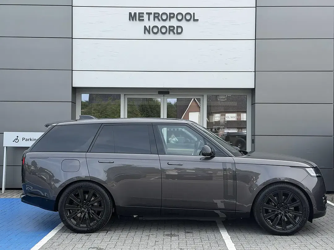 Land Rover Range Rover P550e Autobiography - Thumbnail 3