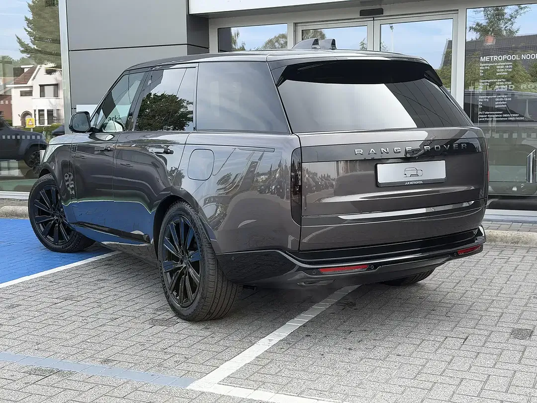 Land Rover Range Rover P550e Autobiography - Thumbnail 6