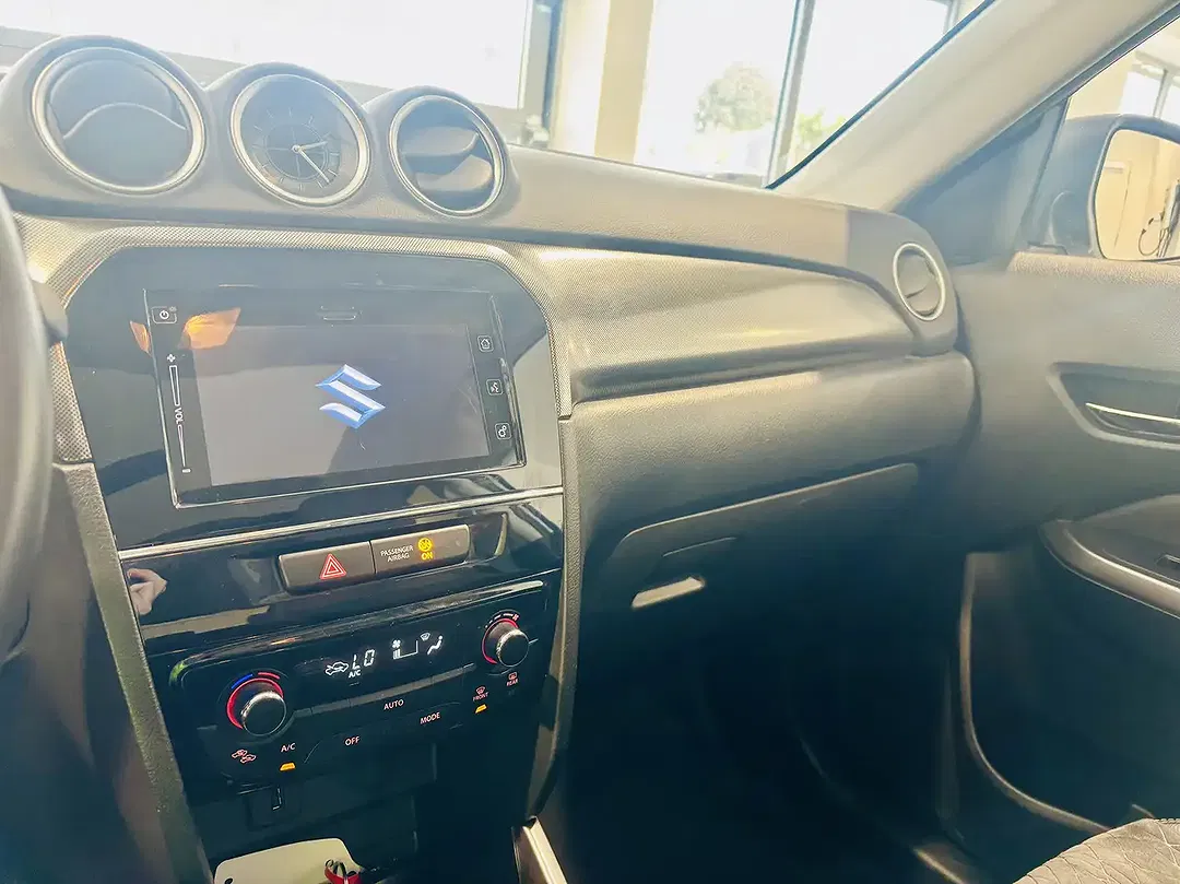 Suzuki Vitara Hybrid 1.4 Turbo GLX - Thumbnail 12