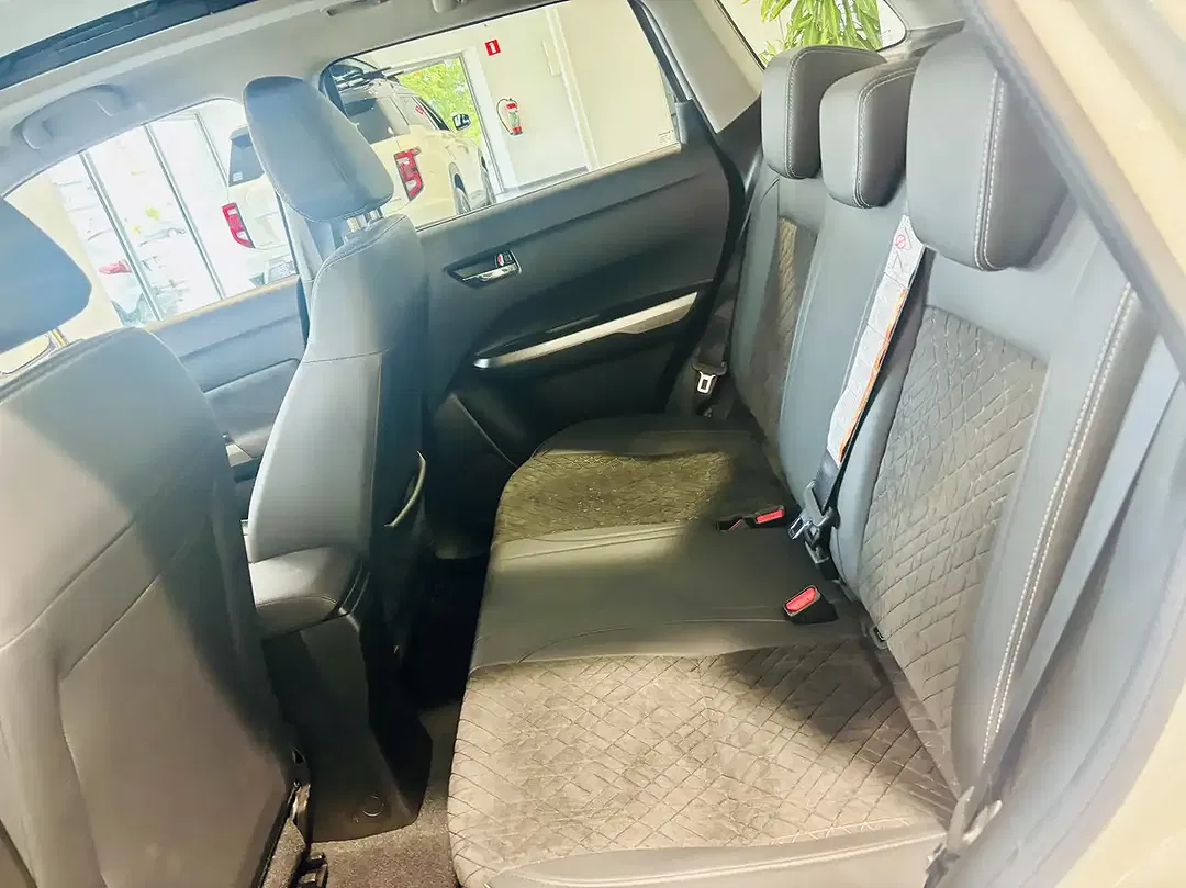 Suzuki Vitara Hybrid 1.4 Turbo GLX - Thumbnail 14