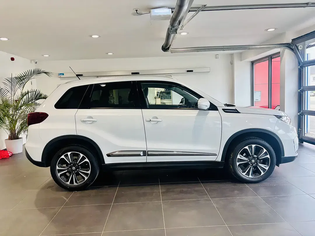 Suzuki Vitara Hybrid 1.4 Turbo GLX - Thumbnail 4