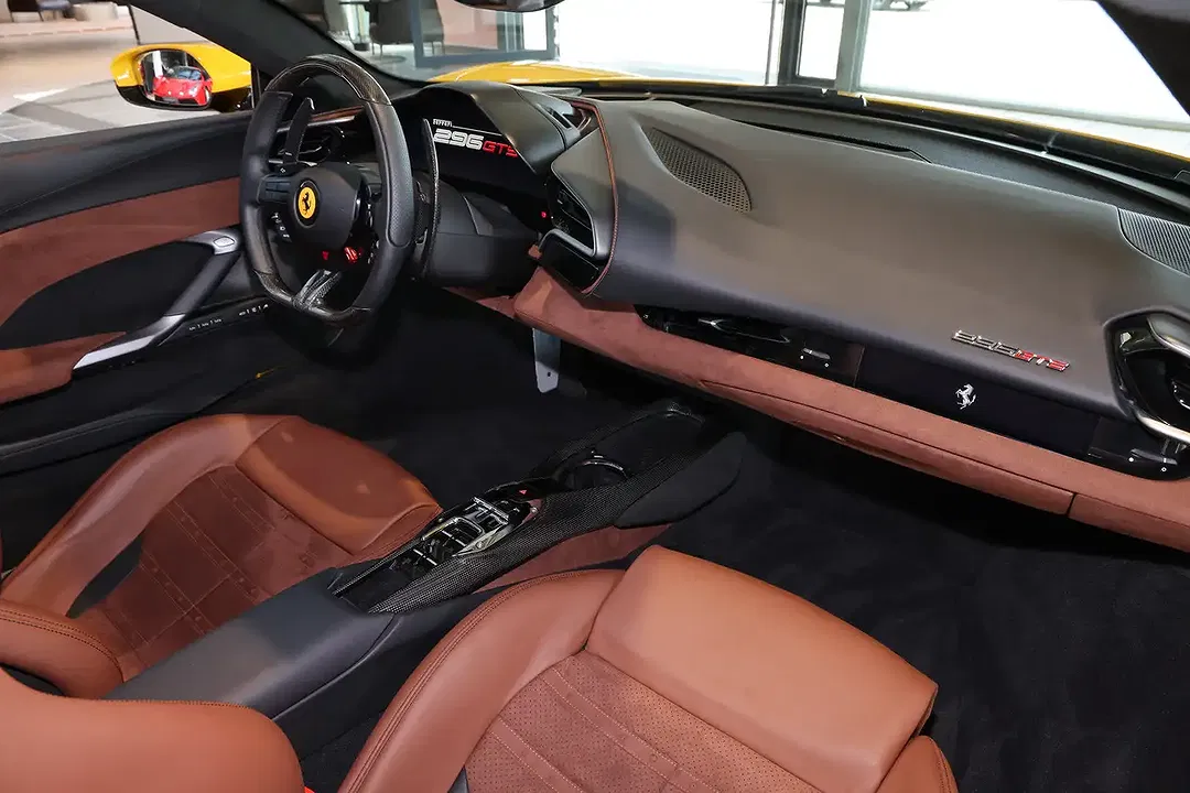 Ferrari 296 GTS - Thumbnail 6