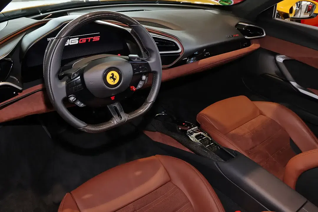 Ferrari 296 GTS - Thumbnail 8