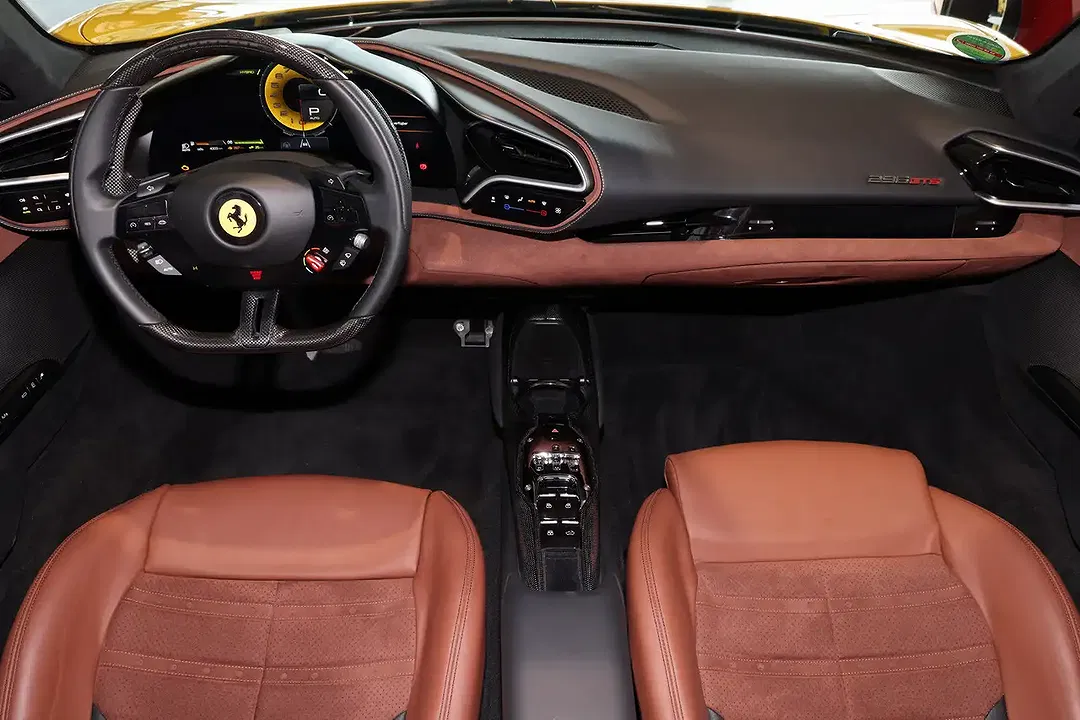 Ferrari 296 GTS - Thumbnail 9