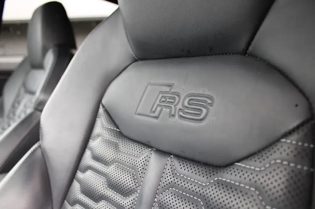 Audi RS Q8 4.0 TFSI quattro - Thumbnail 13