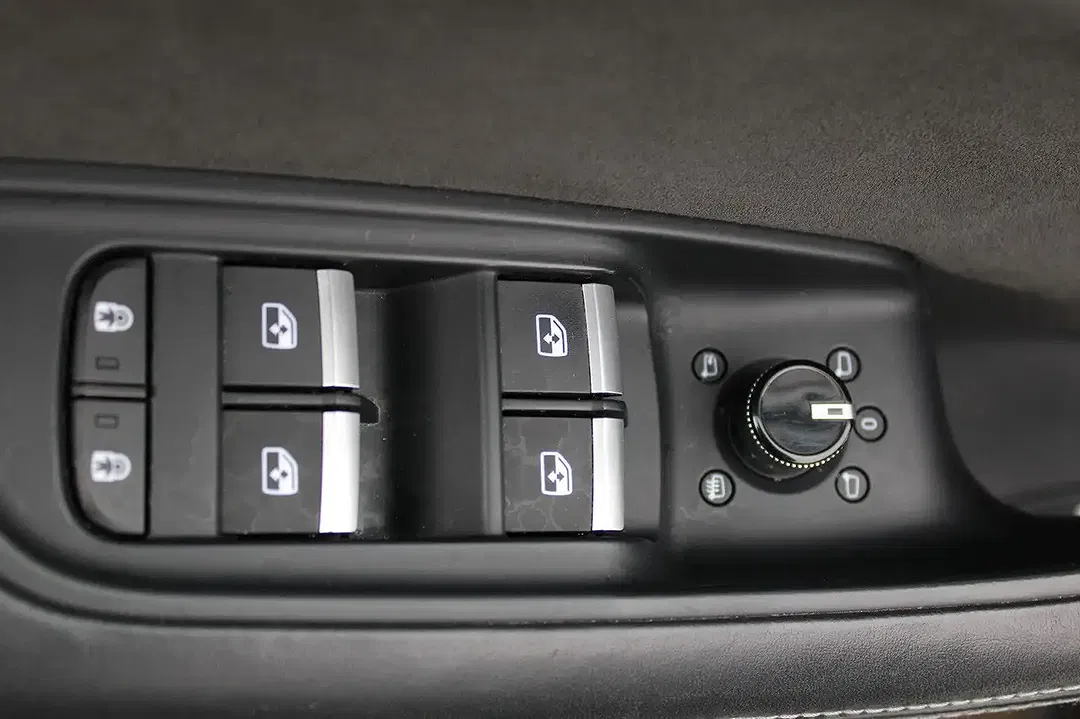 Audi RS Q8 4.0 TFSI quattro - Thumbnail 16