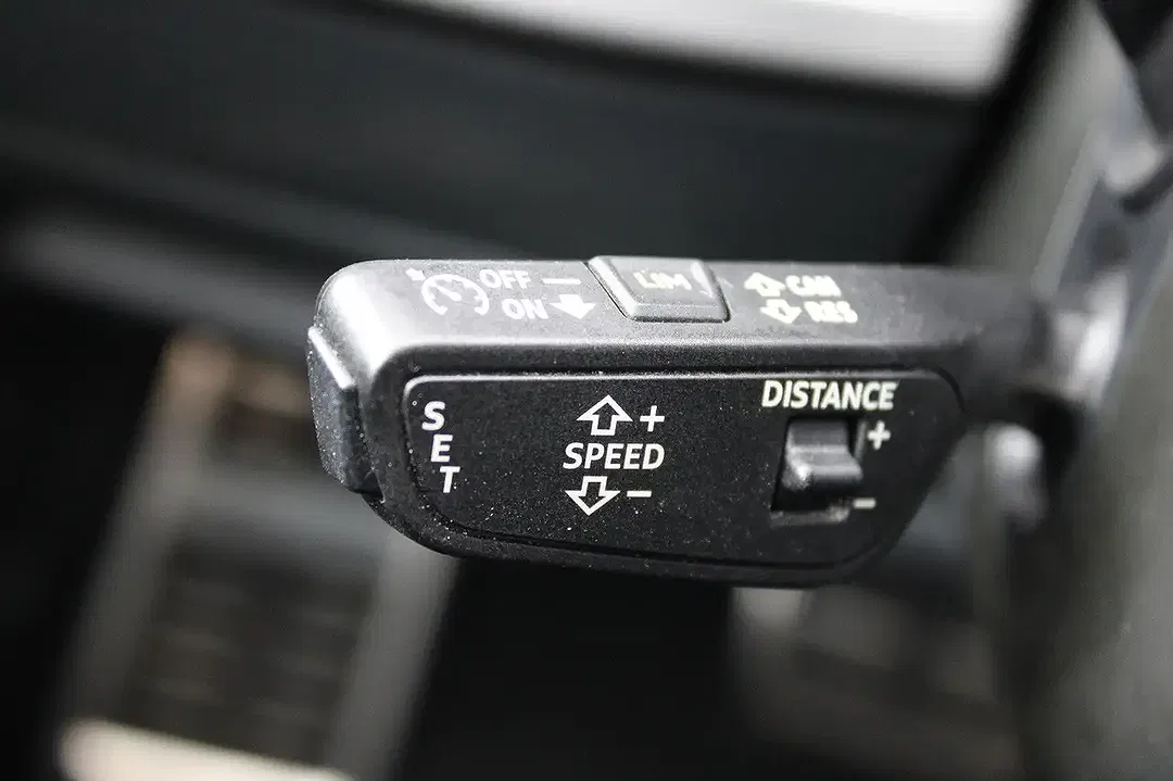 Audi RS Q8 4.0 TFSI quattro - Thumbnail 26