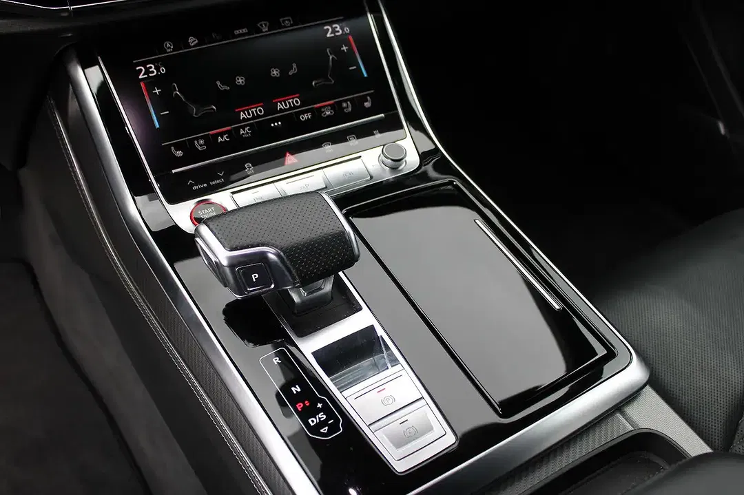 Audi RS Q8 4.0 TFSI quattro - Thumbnail 28