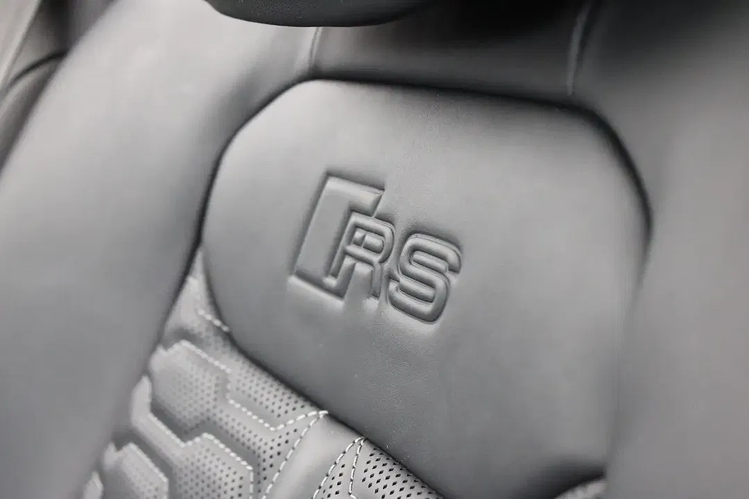 Audi RS Q8 4.0 TFSI quattro - Thumbnail 36