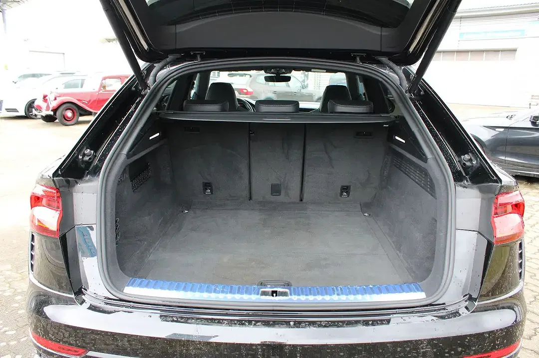 Audi RS Q8 4.0 TFSI quattro - Thumbnail 39