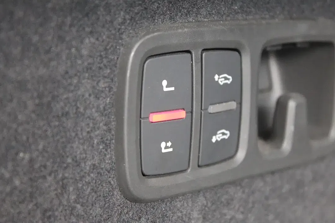 Audi RS Q8 4.0 TFSI quattro - Thumbnail 41