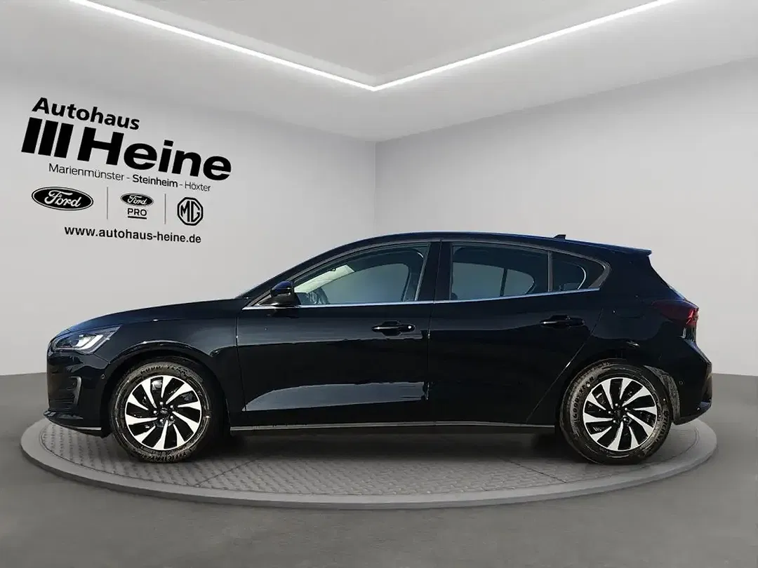 Ford Focus 1.0 Hybrid Titanium - Thumbnail 2